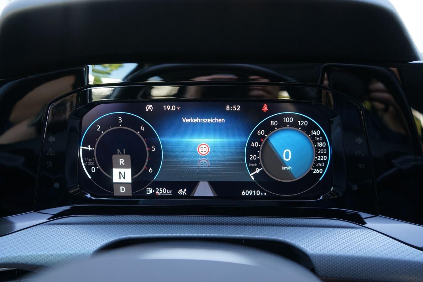 Volkswagen Golf Variant VIII 2.0 TDI Active*Panorama*LED*