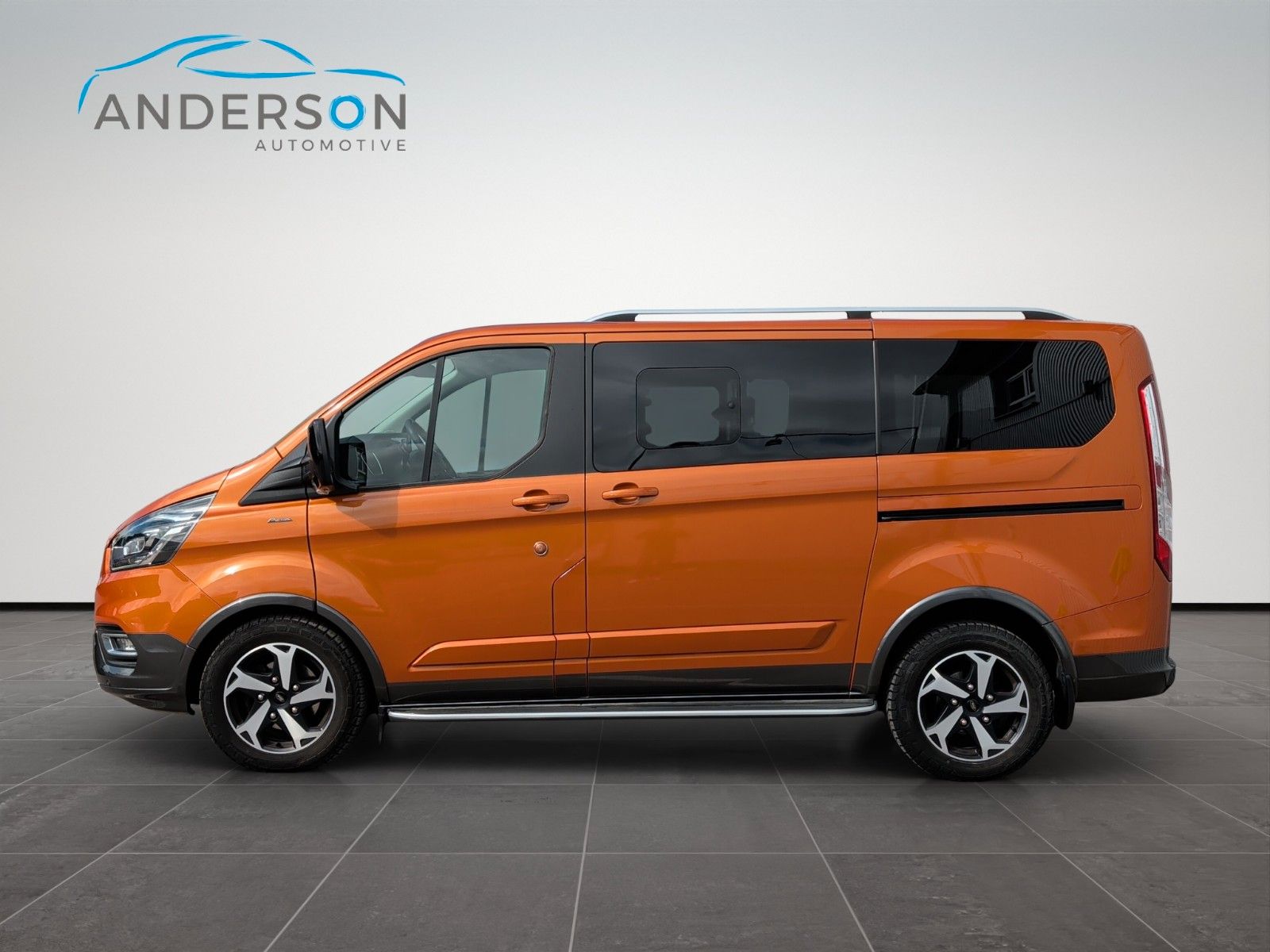 Fahrzeugabbildung Ford TOURNEO CUSTOM 320 L1 ACTIVE STHZ AHK KAM ASSIST