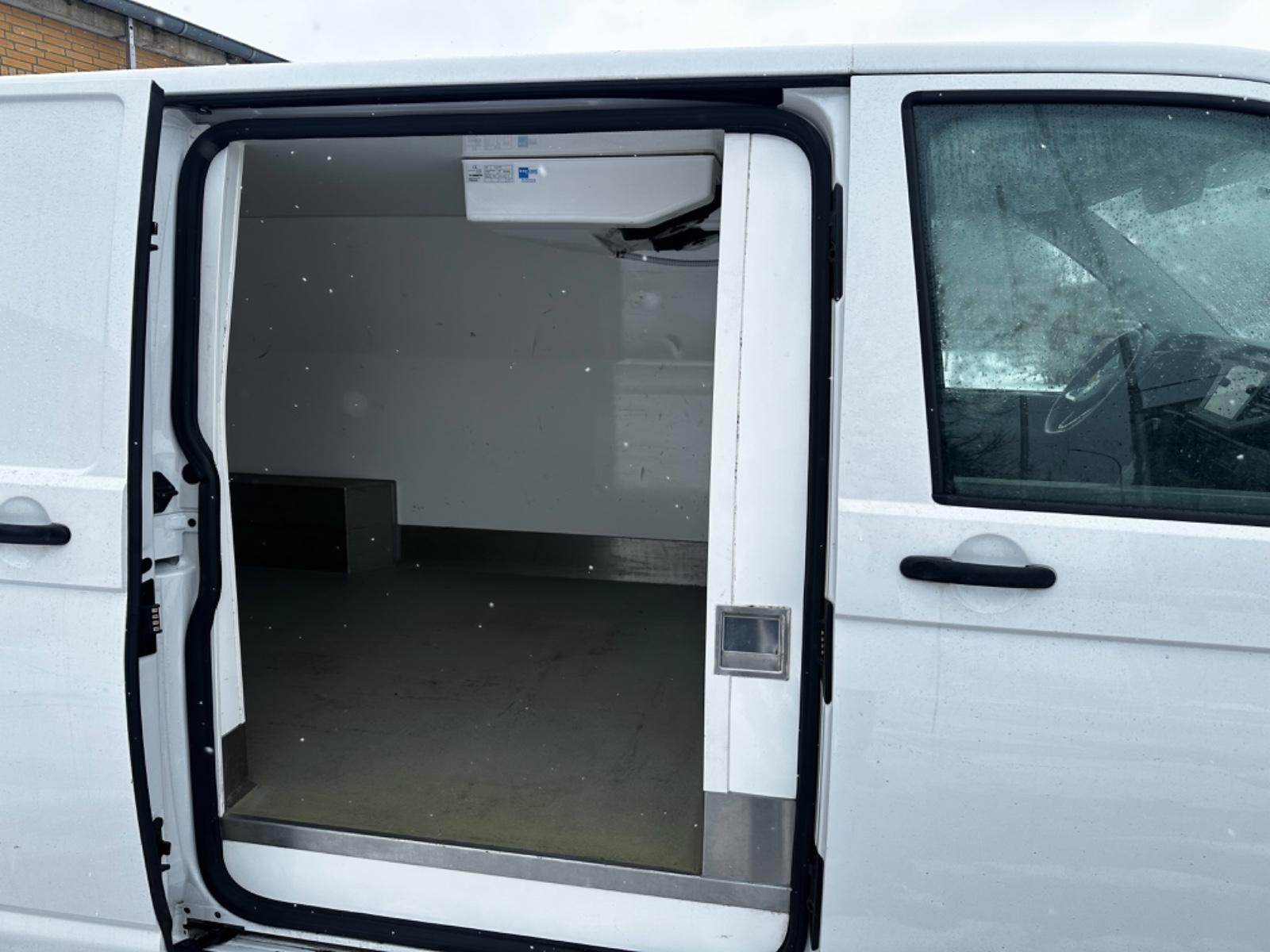 Volkswagen T6.1 Transporter 2.0TDI lang*Kühlkasten 0°C*DSG