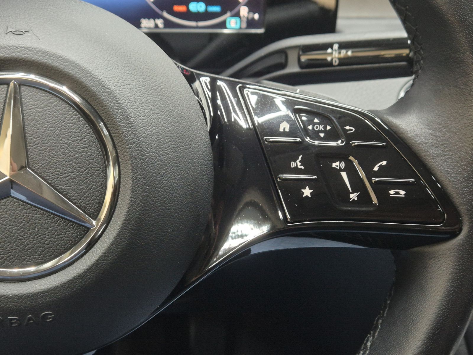 Fahrzeugabbildung Mercedes-Benz C 180 T CGI 9G NAVI+LED+SHZ+KAMERA+TEMP+DAB+LM