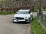 Volvo V90 D4 Inscription, Panorama, 8-fach Alu, scheck - silberne Volvo V90