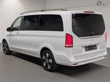 Mercedes V 220 - 3
