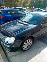 Mercedes-Benz 220 Clk ohne Rost Motor und getriebe alles... - Mercedes-Benz 220 aus 2009
