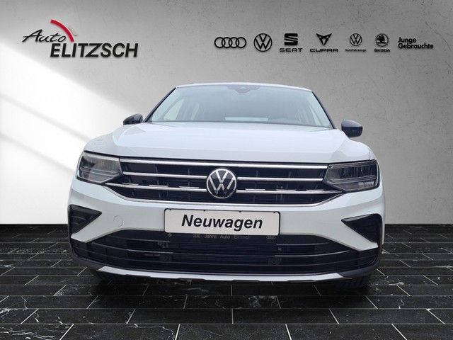 Fahrzeugabbildung Volkswagen Tiguan TDI Urban-Sport DSG 4M R-Line LED AHK Nav
