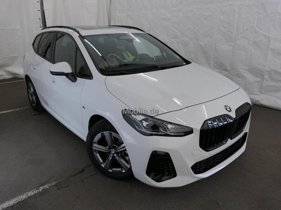 BMW 223 Active Tourer - Bild 2