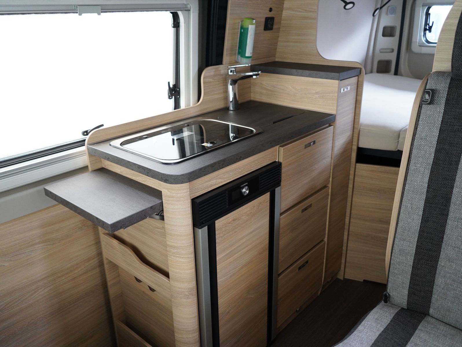 Fahrzeugabbildung Knaus BOXLIFE PRO / 540 ROAD Aufstelldach/Markise