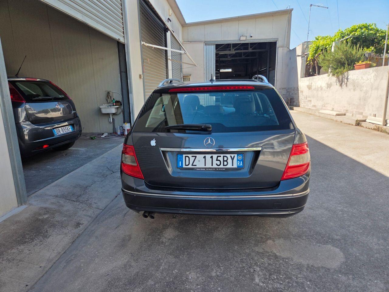Mercedes-Benz C220 2010 — photo 5