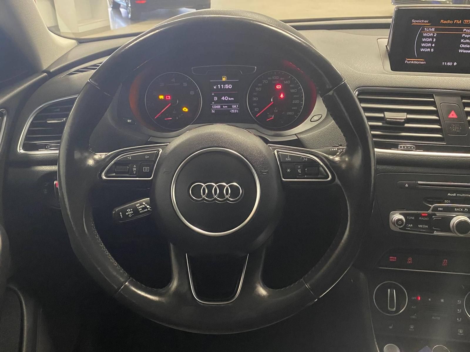 Fahrzeugabbildung Audi Q3 1.4 16V TFSI Sport+AHK+NAVIGATION+Keyless+PDC