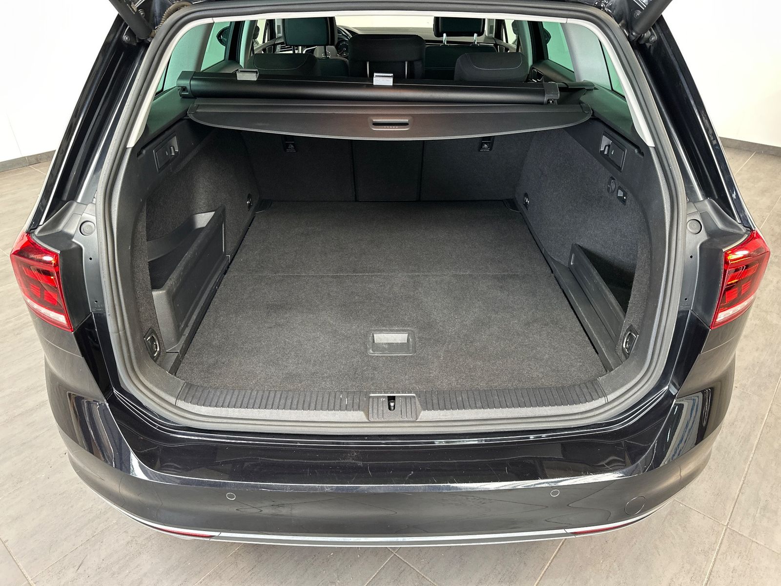 Fahrzeugabbildung Volkswagen Passat Variant GTE NAV+LED+ACC+AHK+17ZOLL+KAMERA