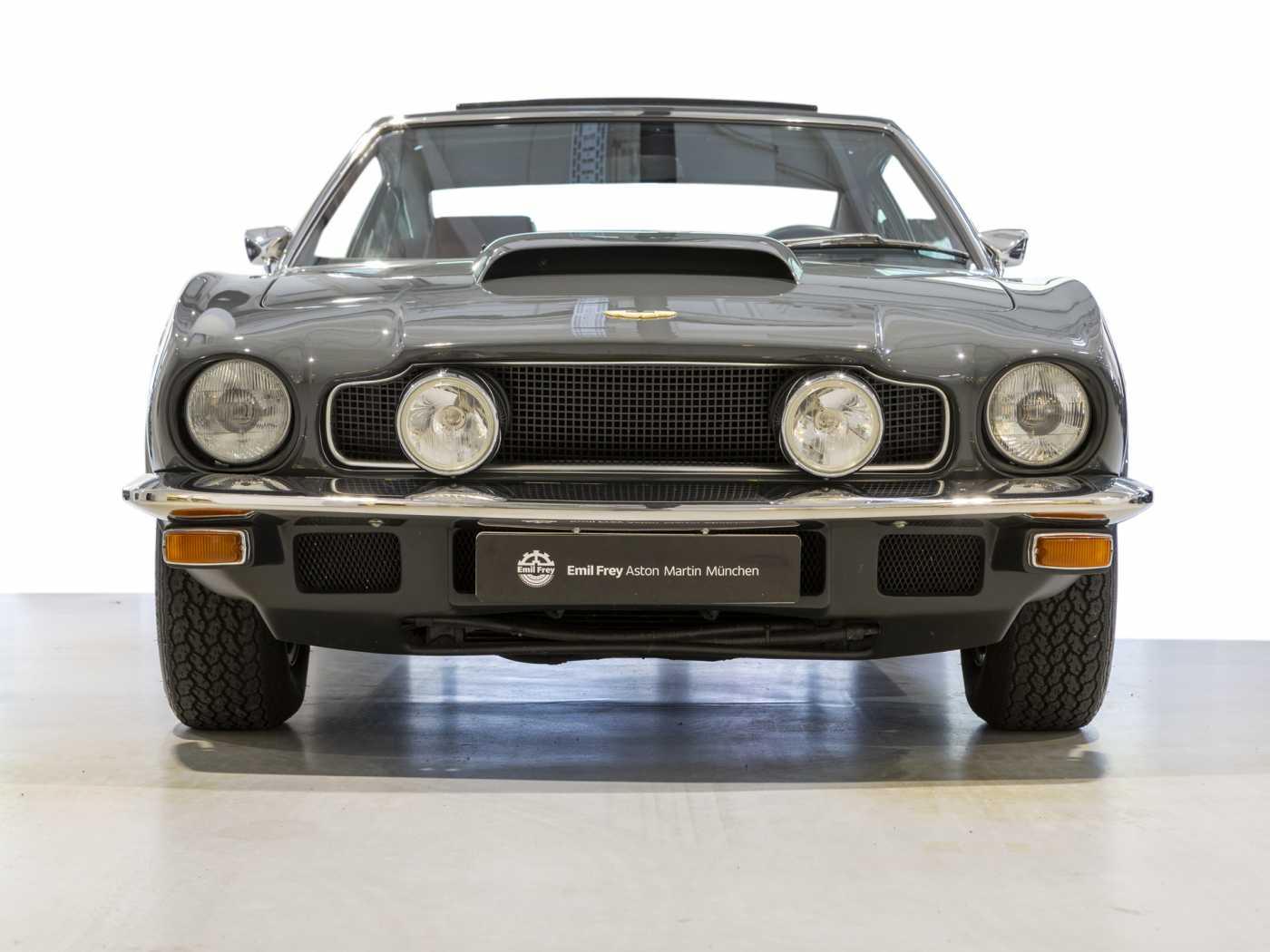 Aston Martin V8