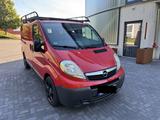 Opel Vivaro 2.5 CDTI 146 PS 124.000 km 2.Hd TÜV 04/28 - Opel Vivaro in Wuppertal