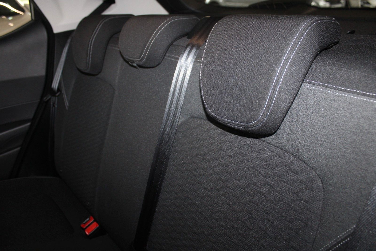 Fahrzeugabbildung Ford Fiesta Titanium 5-T LED RFK PANODACH ACC WinterP