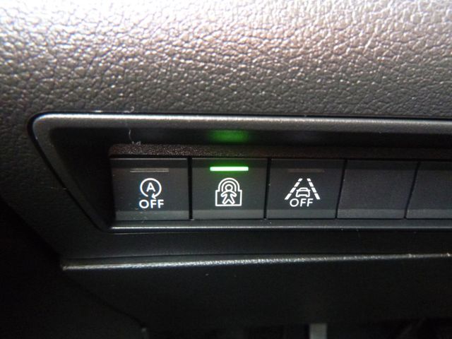 Fahrzeugabbildung Opel Combo Life E >AHK/Navi/Einparkhilfe<