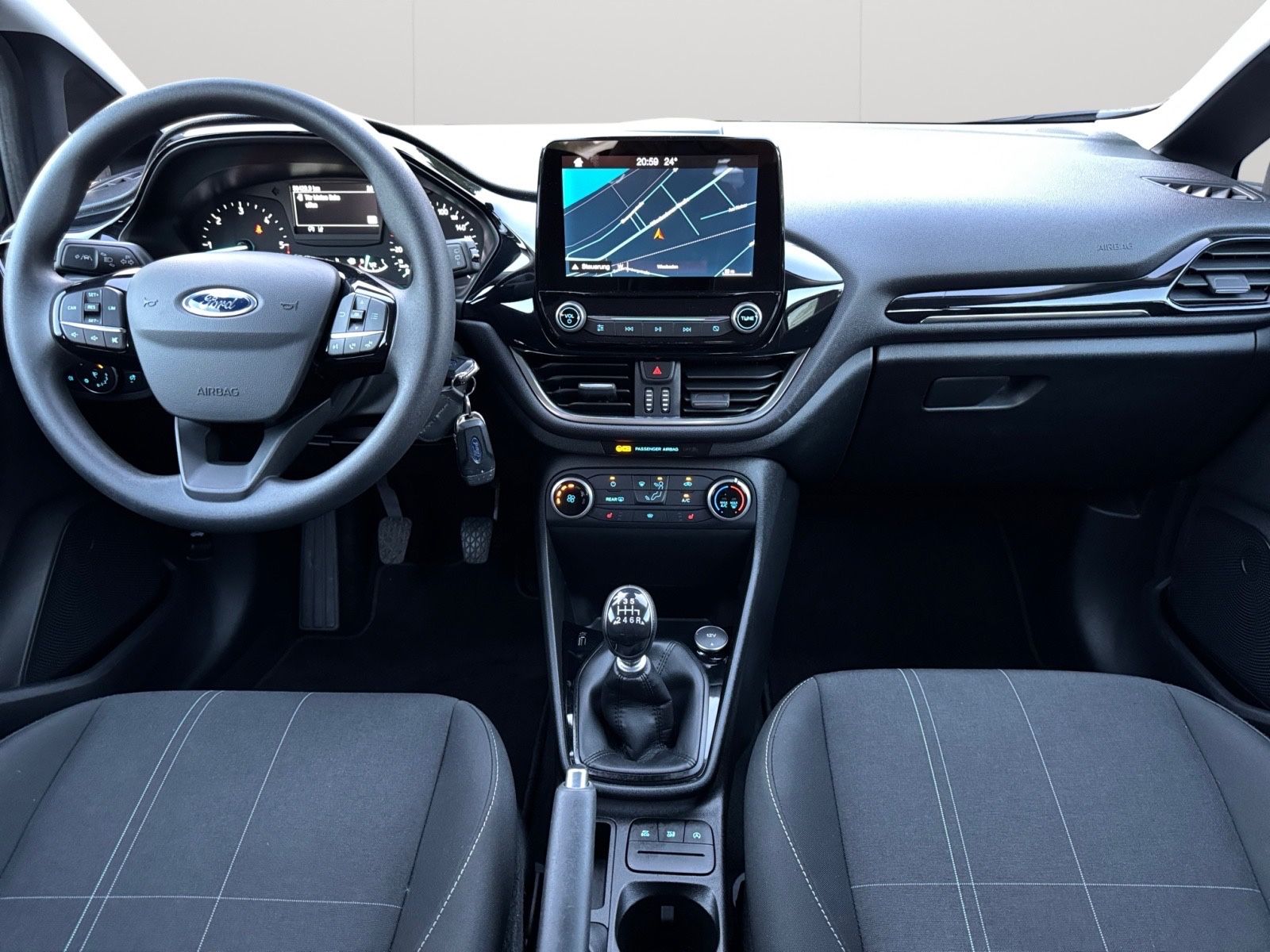 Fahrzeugabbildung Ford Fiesta Cool & Connect*PDC*Navi*Klima*SZH*SH gepf