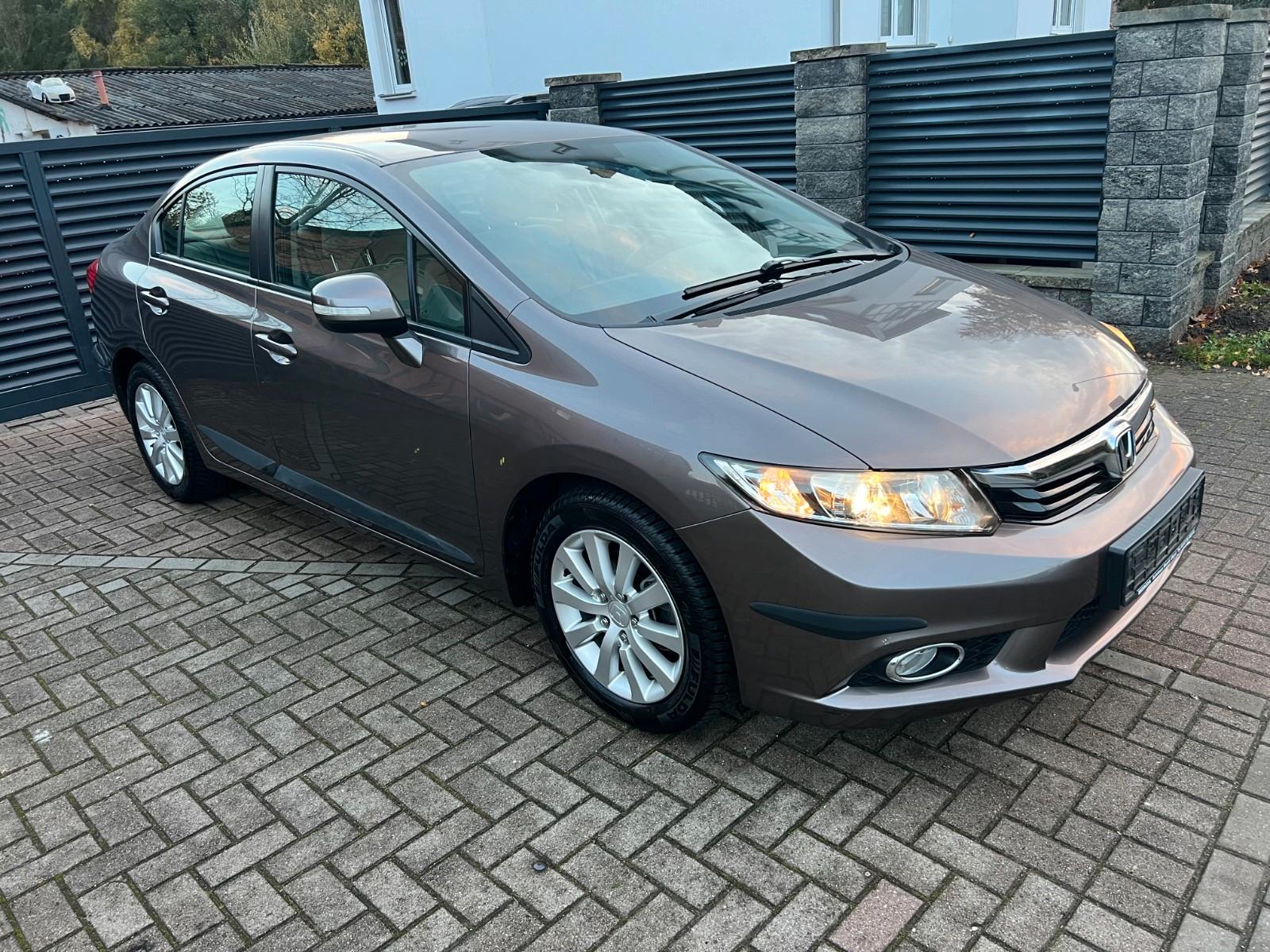 Honda Civic 1,8 Tüv Neu! Wenig KM!