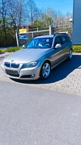 BMW 330D 3er E91 Top Sehr schönes Auto. - BMW aus 2009: Kombi, 3er