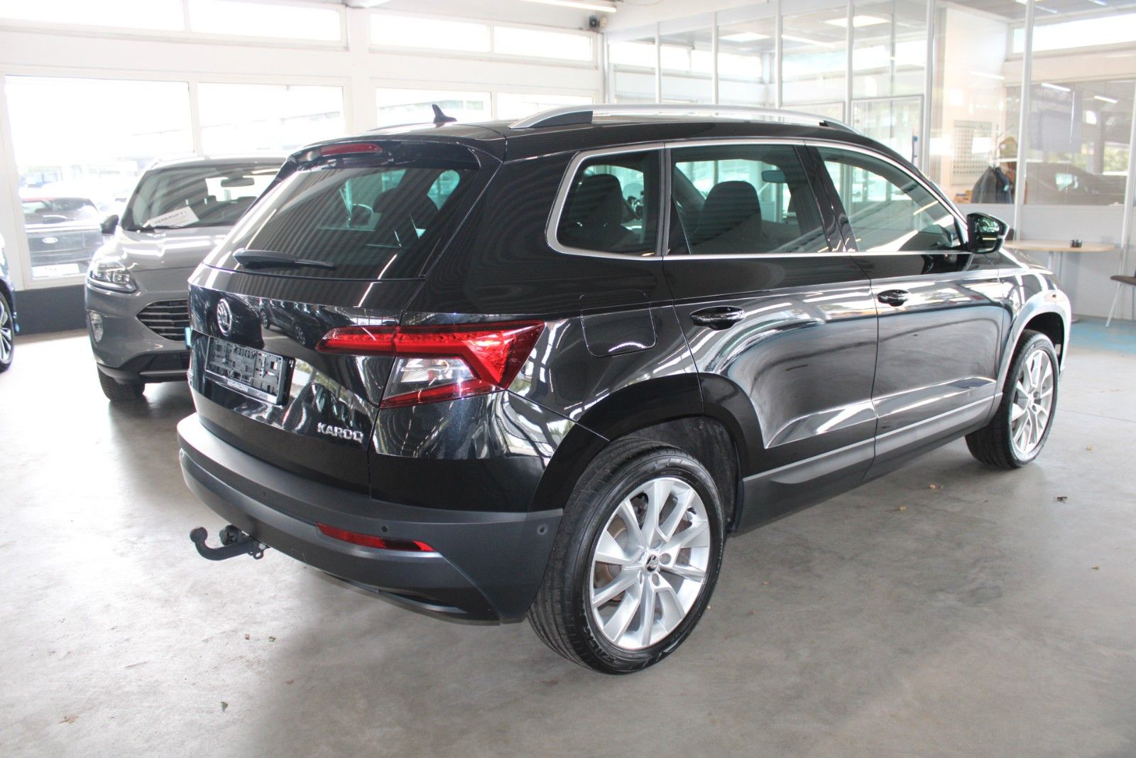 Fahrzeugabbildung SKODA Karoq 1.5 TSI ACT DSG Style LED AHK NAVI WinterP