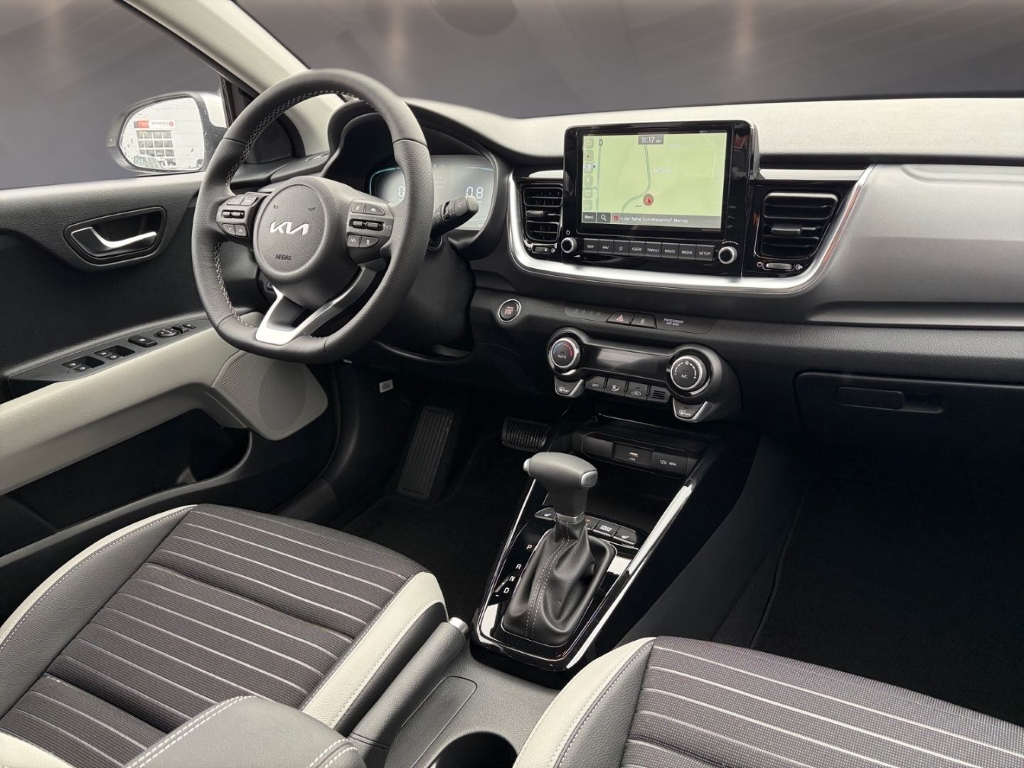 Fahrzeugabbildung Kia Stonic Spirit, AT+Technik Paket Navi LED Auto Kl