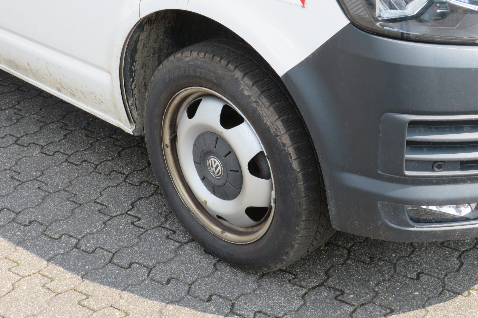 Fahrzeugabbildung Volkswagen T6 Transporter Kasten lang 4Motion