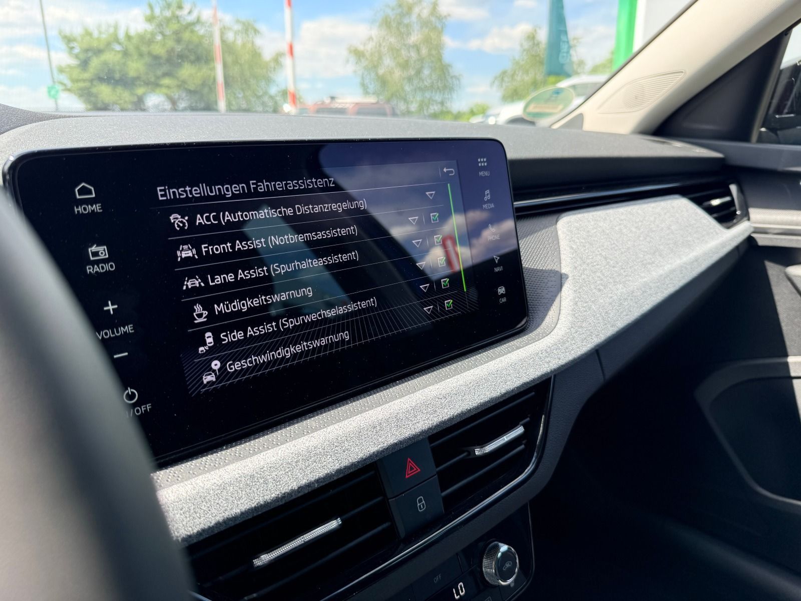 Fahrzeugabbildung SKODA Kamiq Balance 1,5 TSI 110 kW 7-Gang-DSG*AHK*eHec