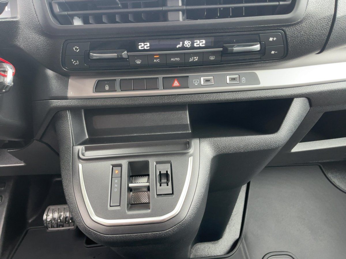 Fahrzeugabbildung Opel Vivaro Kombi Navi/Kamera/Klima/9-Sitzer