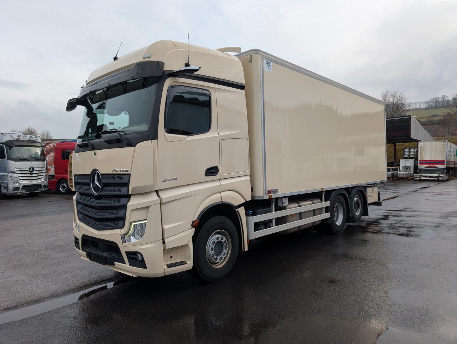 Mercedes-Benz Actros 2548 Kühlkoffer Rohrbahnen Thermo King