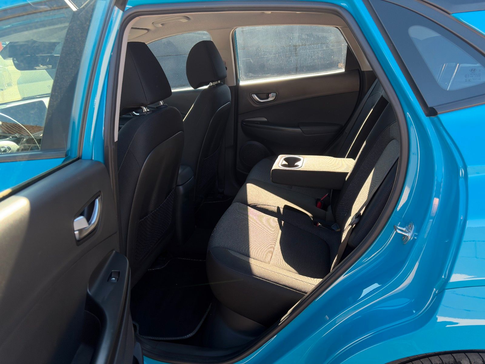 Fahrzeugabbildung Hyundai KONA E Select CarPlay Kamera PDC ACC SHZ LHZ LKA