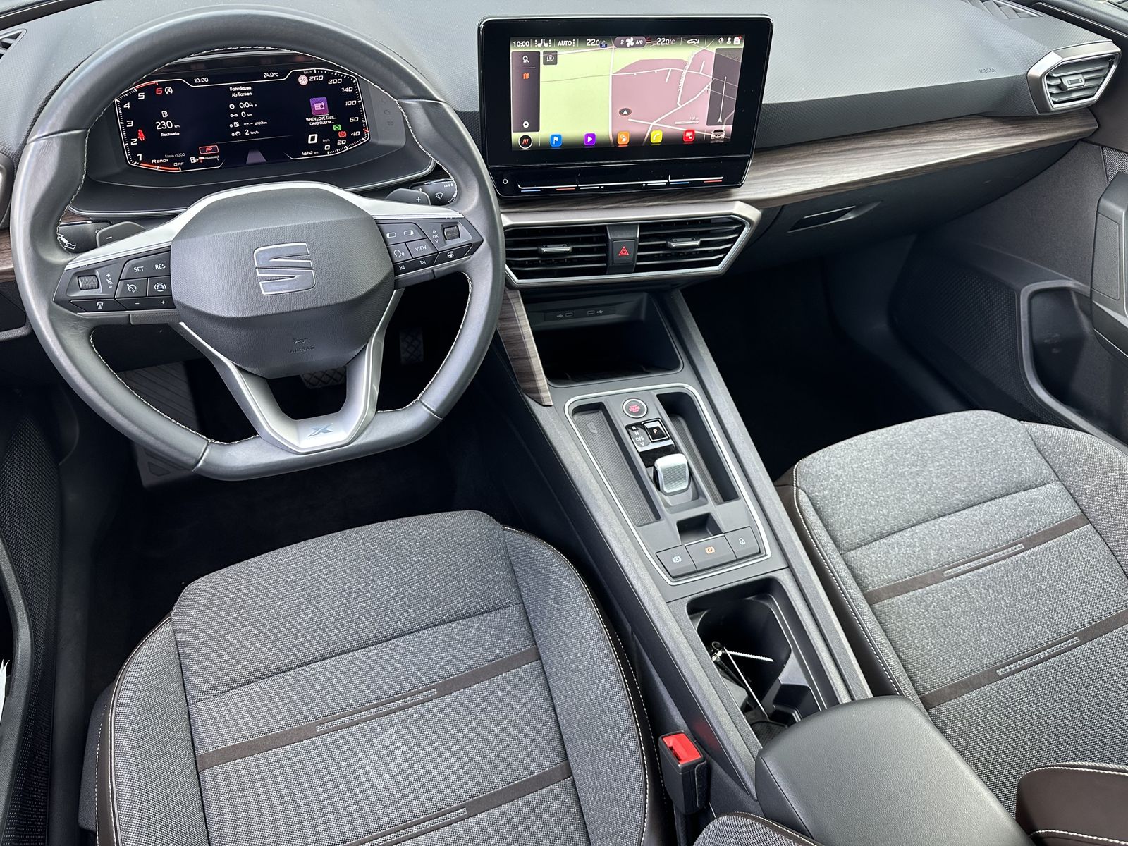 Fahrzeugabbildung SEAT Leon ST 2.0 TDI Xcellence DSG NAV+LED+ACC+KAMERA