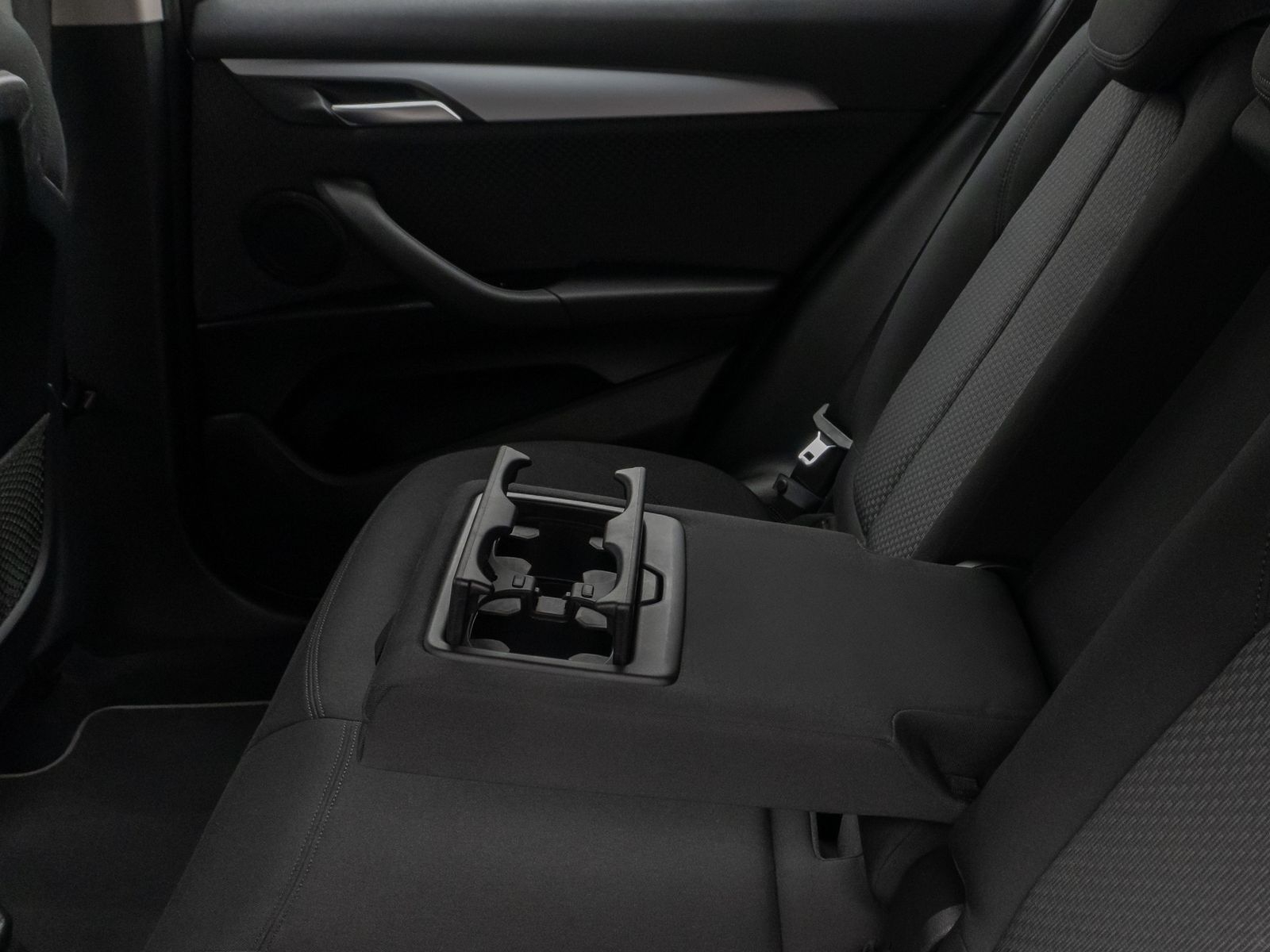 Fahrzeugabbildung BMW X2 xD25e Kamera DAB Lordos LED Geschwindigkeitsr