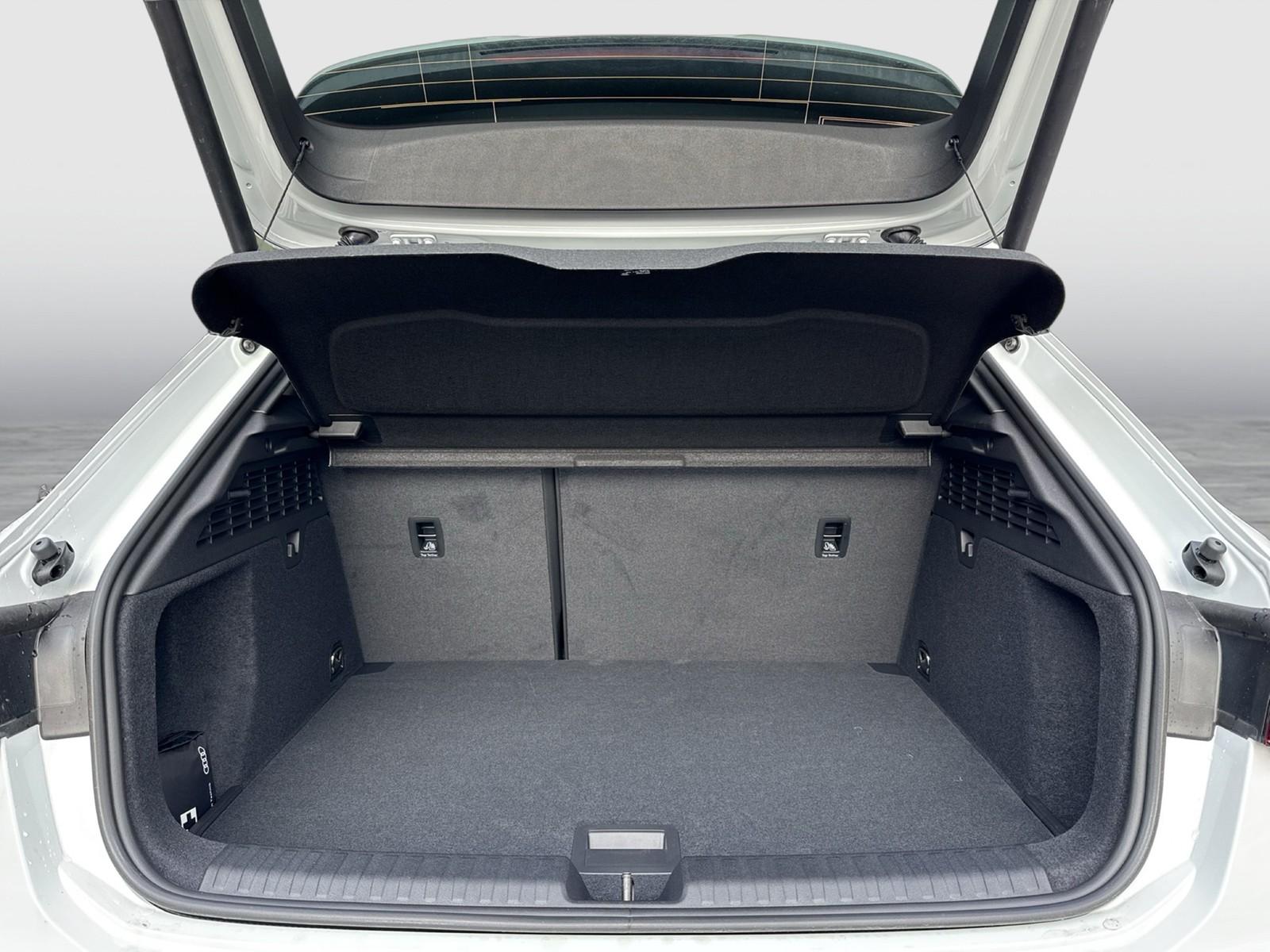 Audi A3 Sportback quattro S LINE BLACKPAK AHK CAM NAV