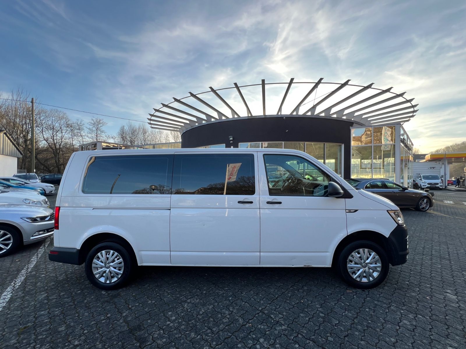 Fahrzeugabbildung Volkswagen T6 Caravelle 2.0 TDI 150PS DSG *1.HAND*