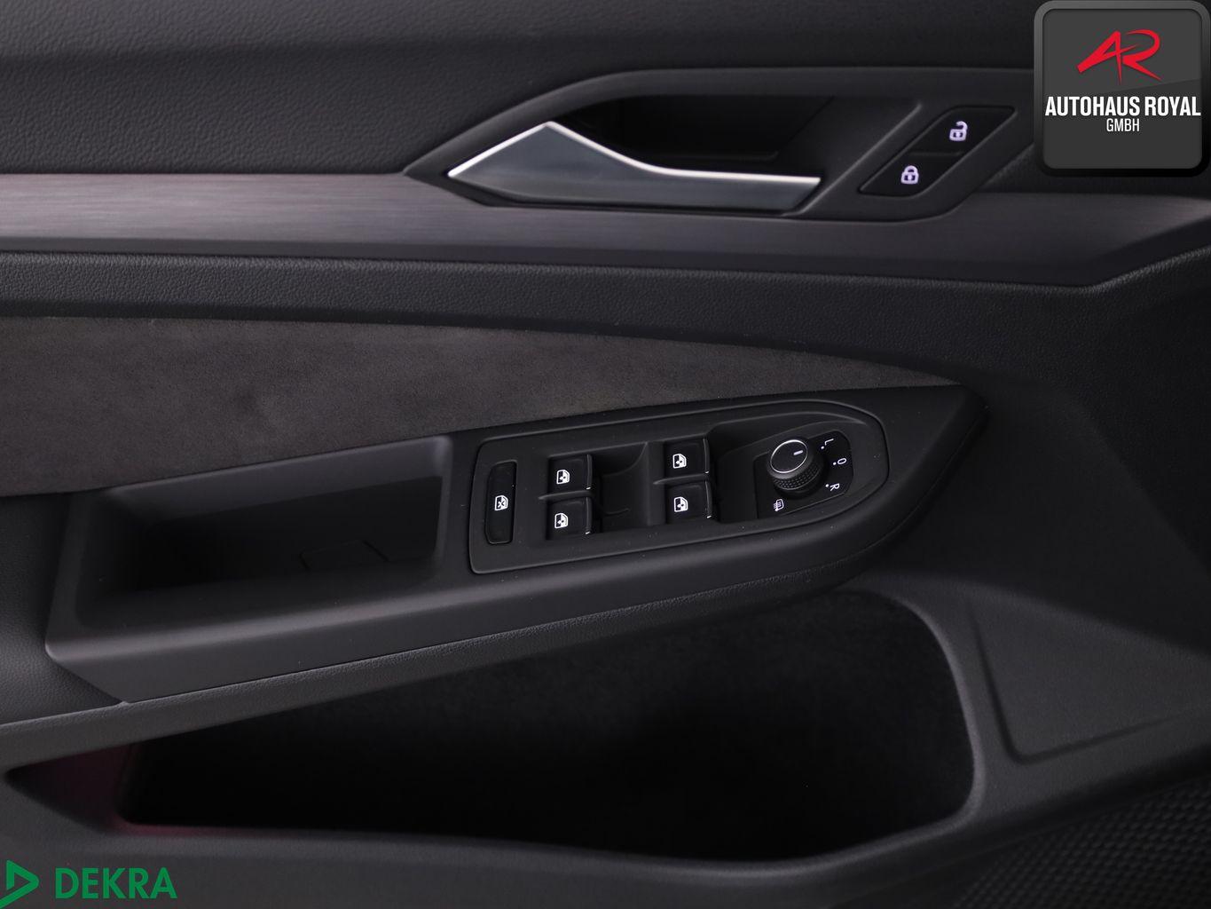 Volkswagen Golf VIII Variant 1.5 eTSI STYLE MASSAGE,KEYLESS, миниатюра 13