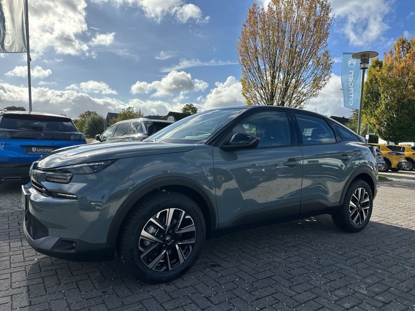 Fahrzeugabbildung Citroën C4 Plus 1.2 PureTech 130 AT8 Navi CarPlay SHZ
