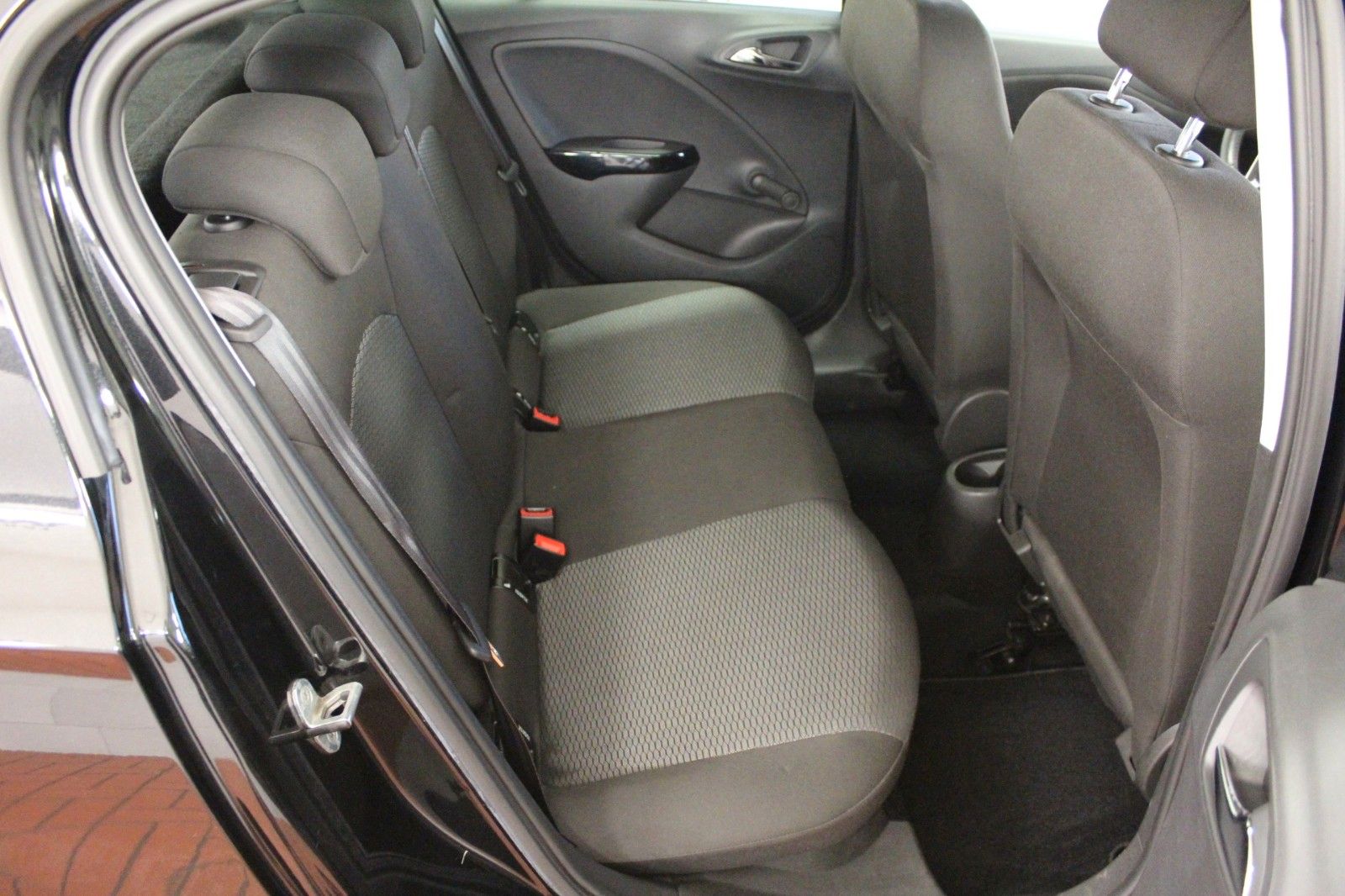 Fahrzeugabbildung Opel Corsa E 1.4 Active Winterpaket*AHK