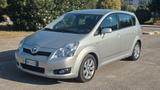 Toyota Corolla Verso D-4D 7pti Uni pro 120 mila  - Toyota Corolla Verso mit Diesel-Antrieb
