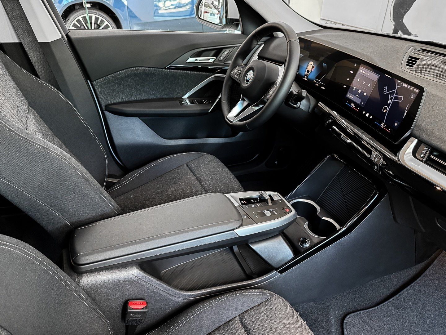 BMW iX2 - Bild 5