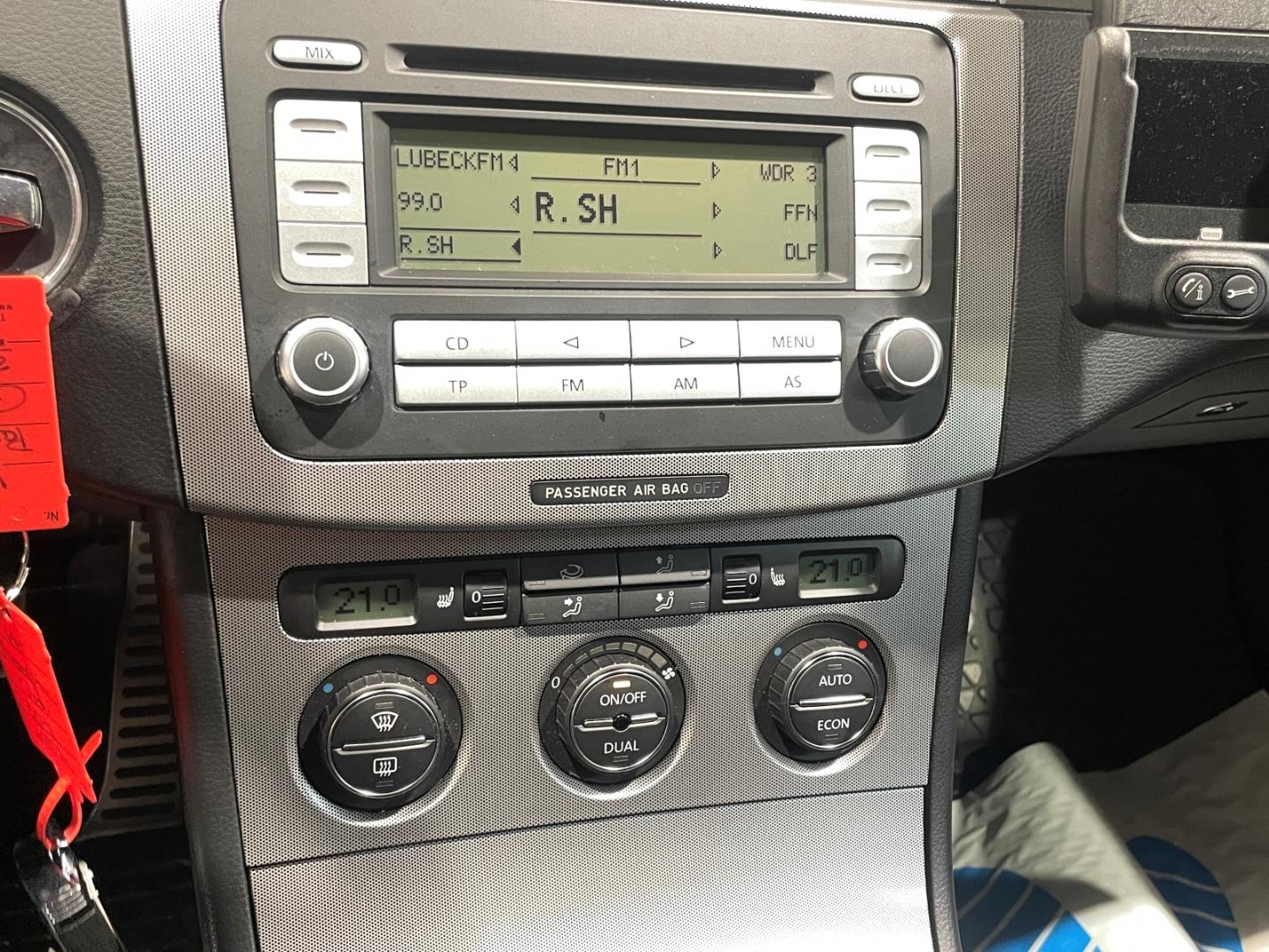 Volkswagen Passat 2006 — photo 17