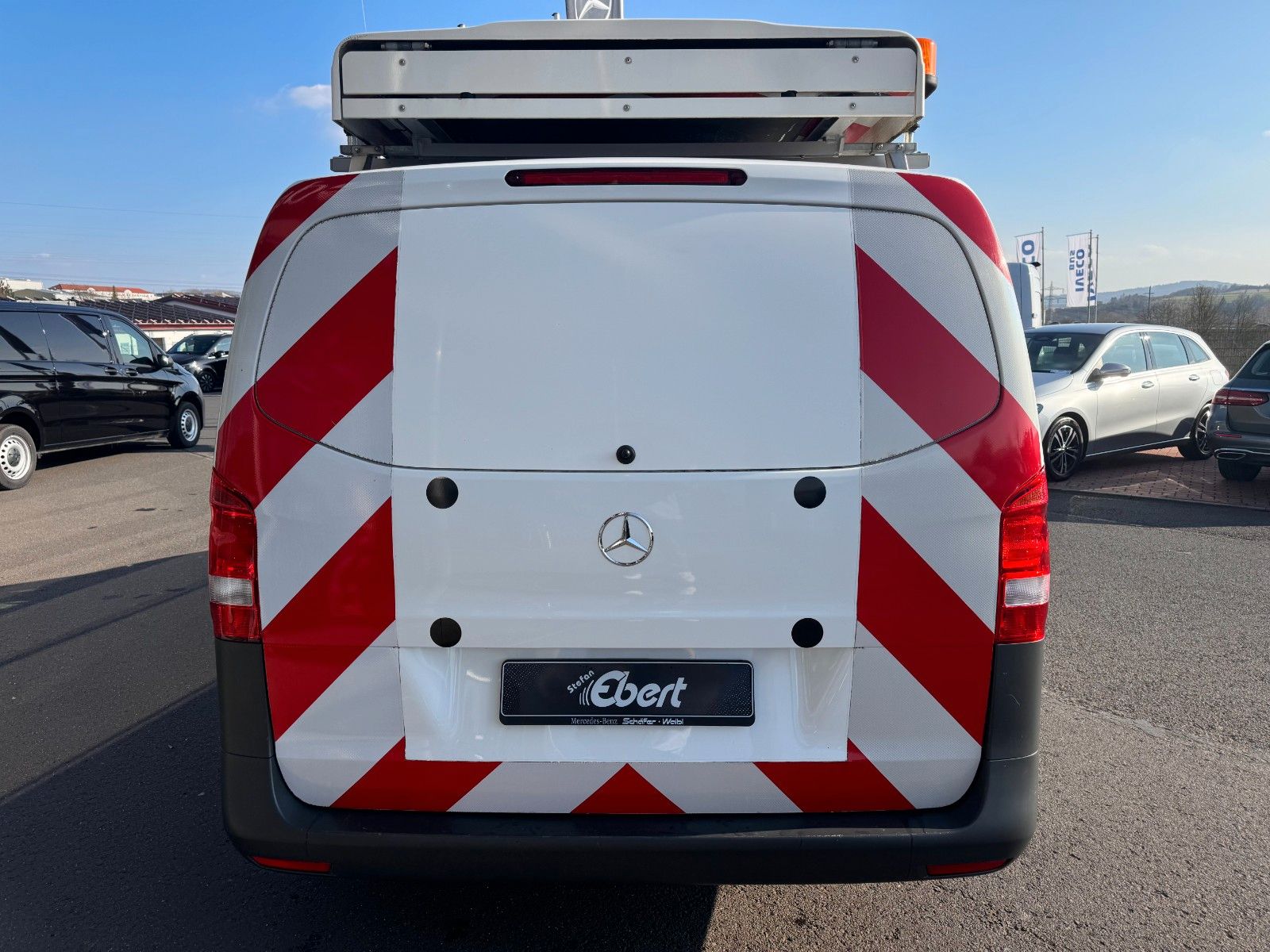 Fahrzeugabbildung Mercedes-Benz Vito 111 CDI Tourer Begleitfahrzeug BF3+ / WVZ