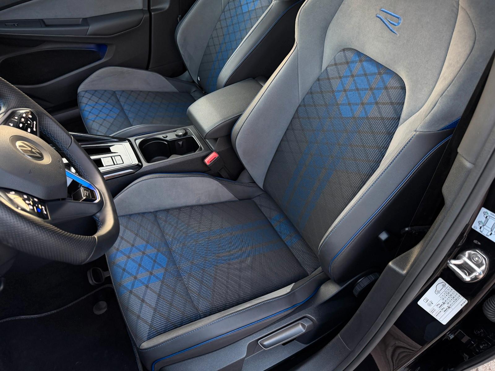 Volkswagen Golf VIII R 4Motion PANO*ACC*SOUND*LANE*SIDE*LED, миниатюра 8