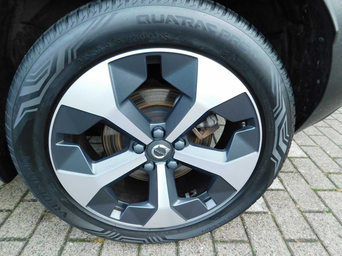 Fahrzeugabbildung Volvo XC40 B3 Core 'Leder, Sitzheizung'