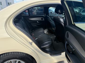 Mercedes E 200 - 11