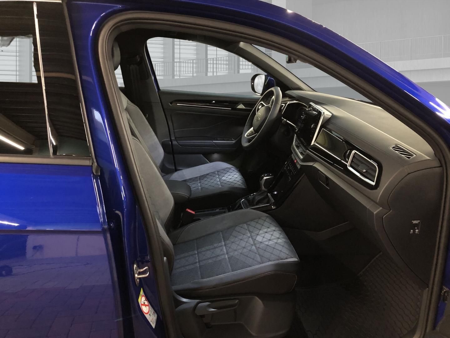 Fahrzeugabbildung Volkswagen T-ROC R-Line 1.5 TSI DSG