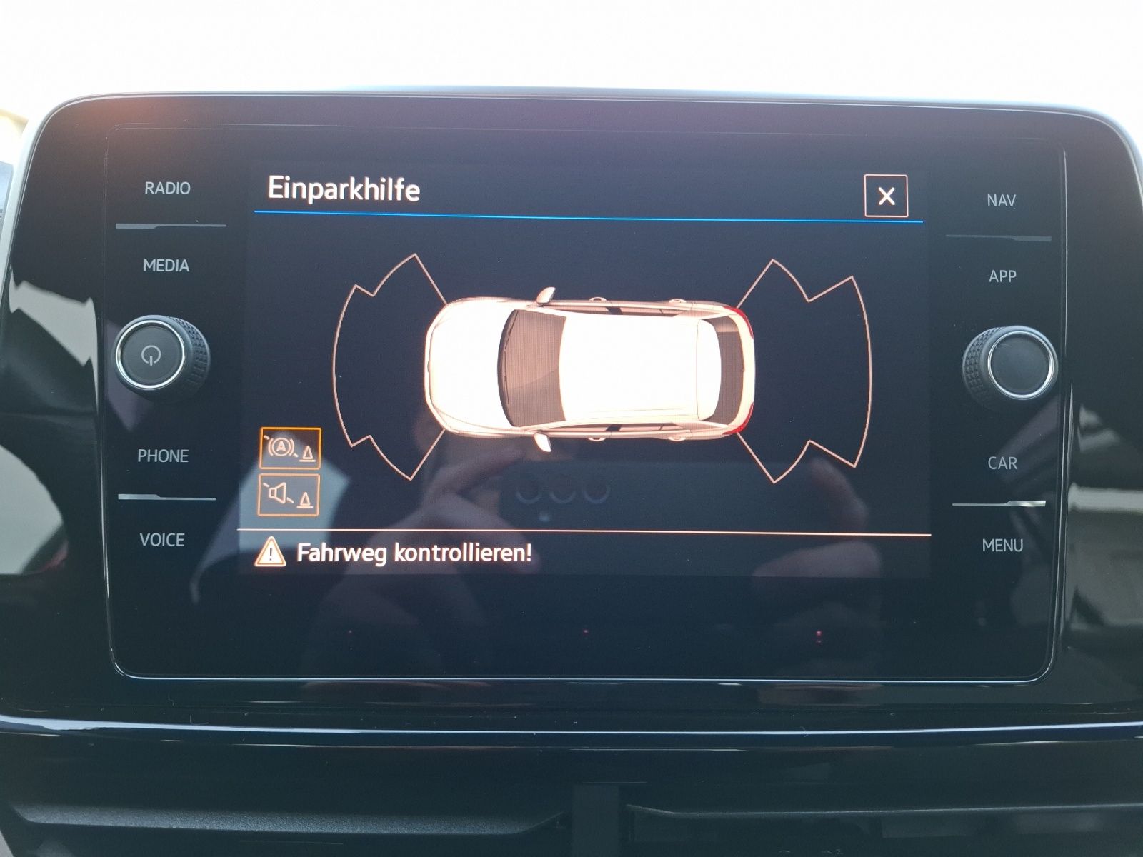 Fahrzeugabbildung Volkswagen T-Roc TSI R-Line LEDplus AID ACC APP SHZ 17"