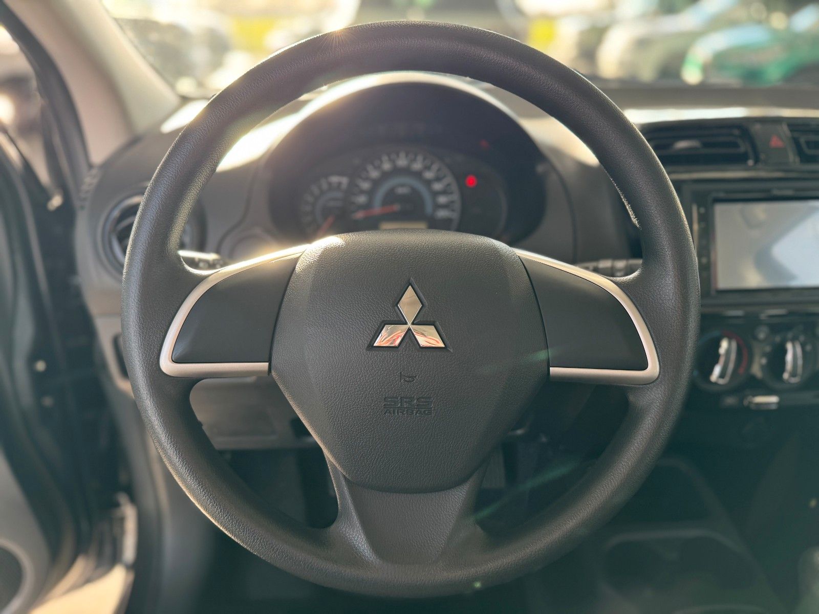 Fahrzeugabbildung Mitsubishi Space Star 1.2 Select "Klima Allwetterreifen"
