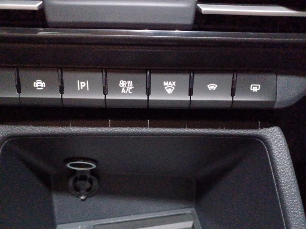 Ford Transit Connect L1 Limited KAMERA NAVI AHK ACC