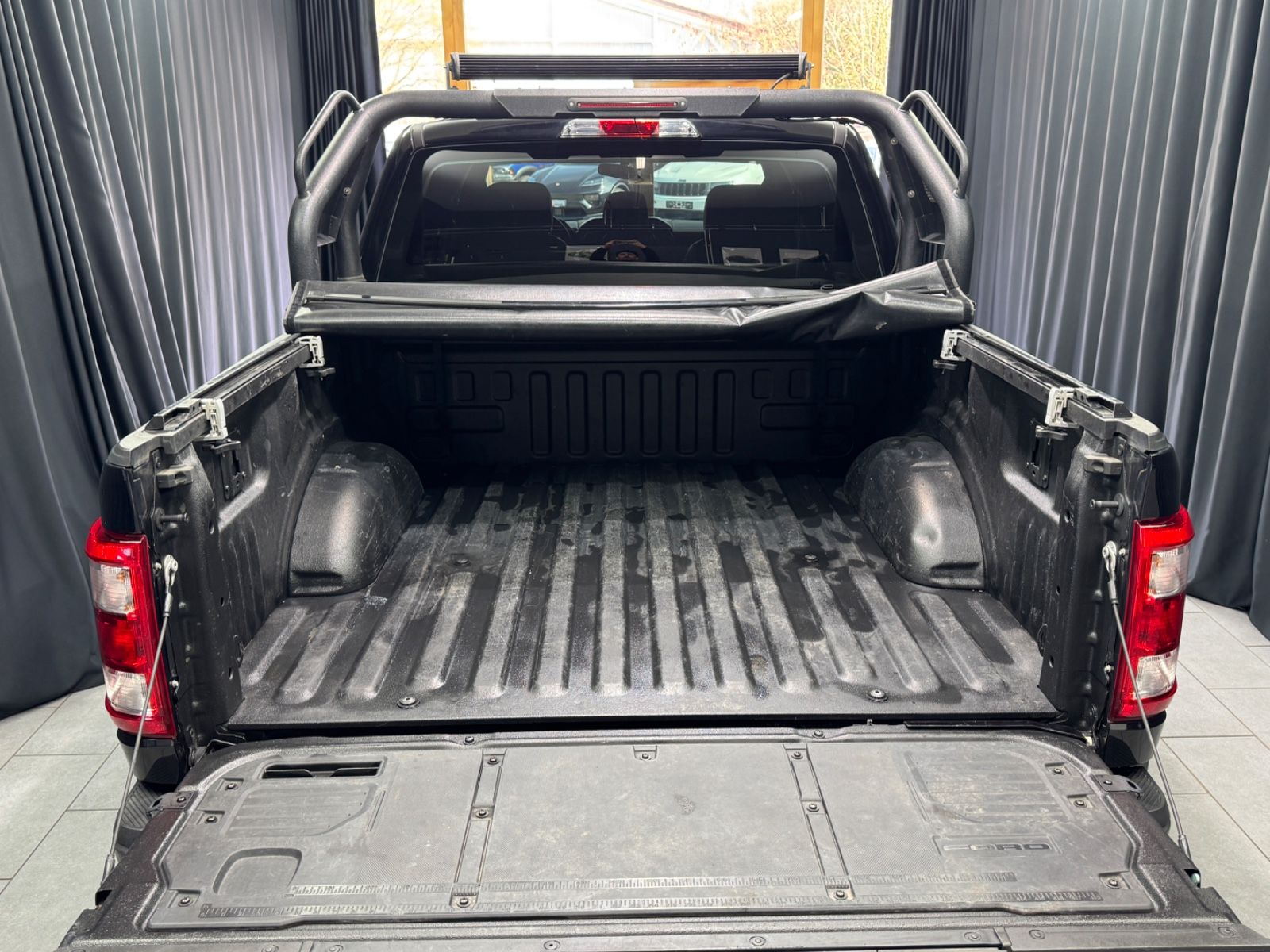 Fahrzeugabbildung Ford F 150 RAPTOR SVT|OFFROAD 20 ZOLL| 6-SITZ|NAVI|