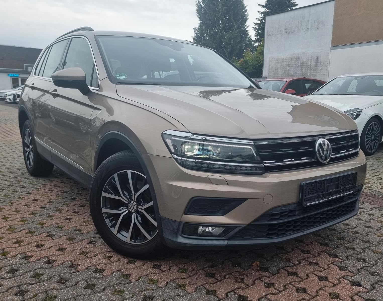 Volkswagen Tiguan Comfortline  4Motion-1.HD-85TKM-ACC-AHK