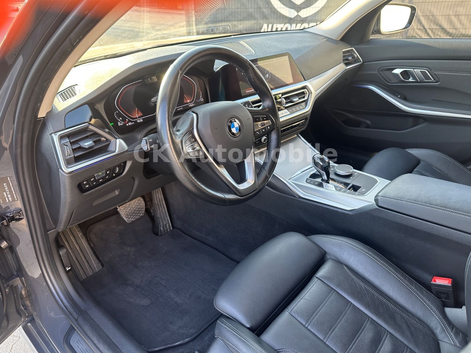 Fahrzeugabbildung BMW 320dxDrive Touring Sport-Line/Laser/Pano/ACC/AHK