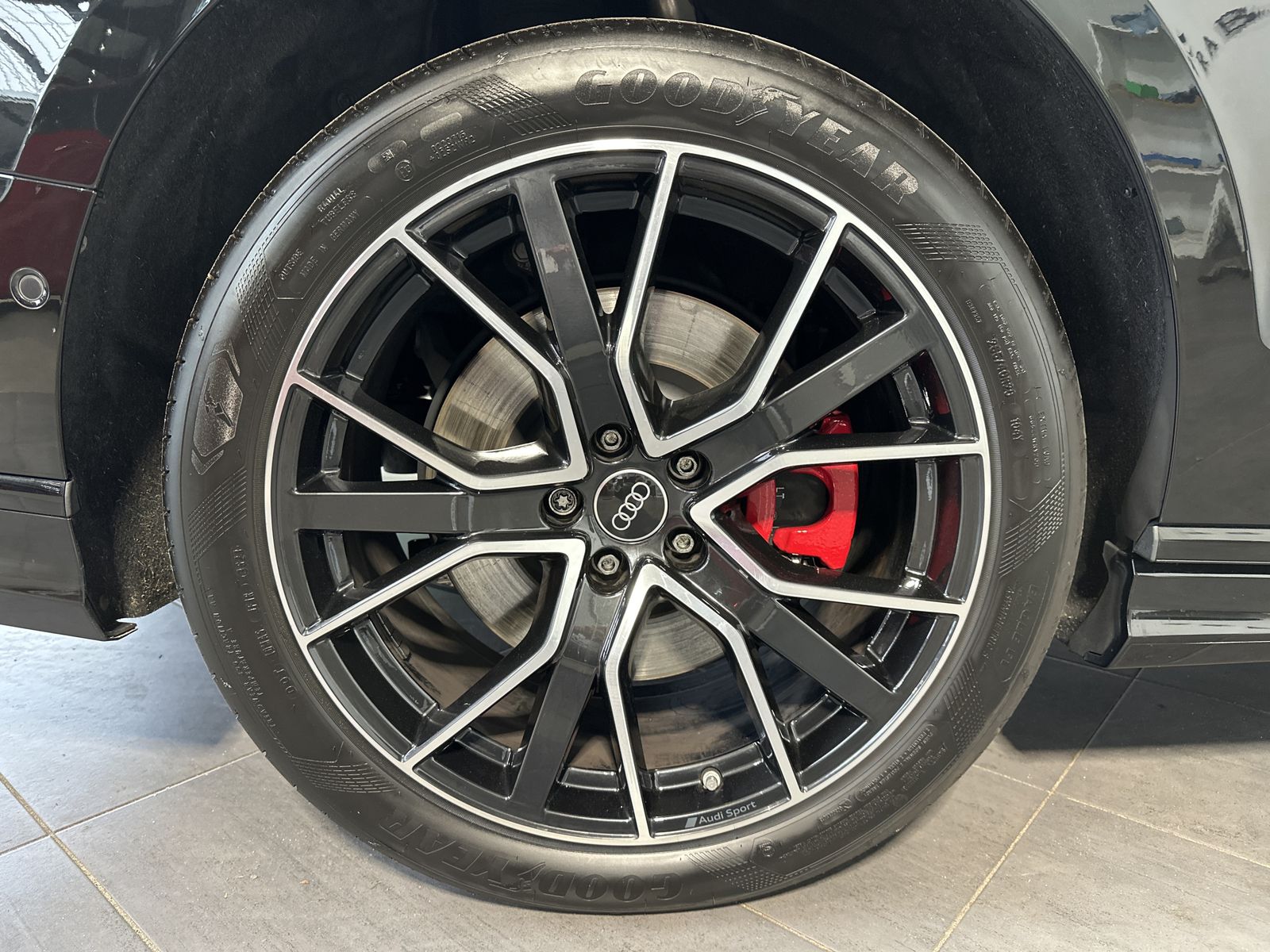 Fahrzeugabbildung Audi A8 60 TFSIe Quattro S-Line MATRIX+ACC+HUD+PANO