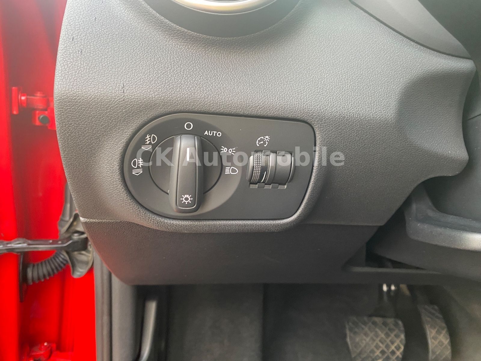 Fahrzeugabbildung Audi A1 Attraction 1.6 TDI DSG/Klima/Bi-Xenon/SHZ/PDC